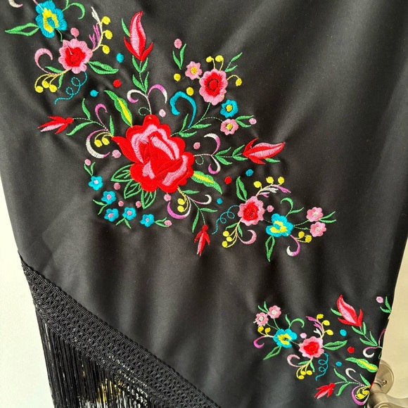 Black Floral Fringe Shawl - Picture 2 of 4